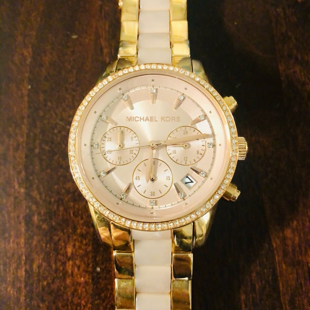 Michael Kors Ladies Watch - Picture 4 of 12